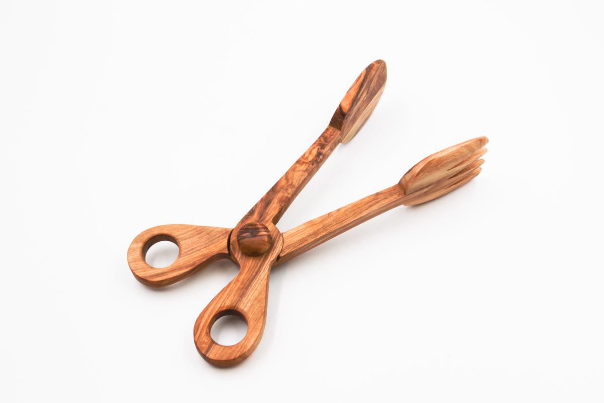Olive wood tongs, included in the steak gift set