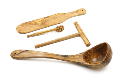 Crafted from olive wood, the Premium set for crepe and pancake lovers