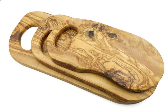 Olive wood board with in-hand handle, 30 cm, included in the breakfast gift set