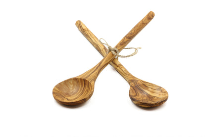 Experience the natural beauty of olive wood with this versatile spoon