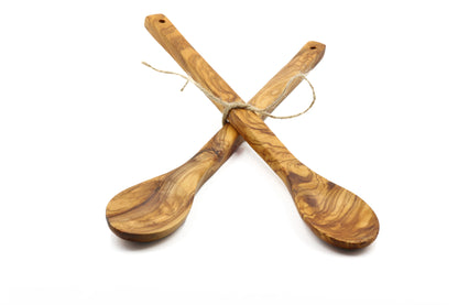 Discover the art of cooking with this olive wood kitchen utensil